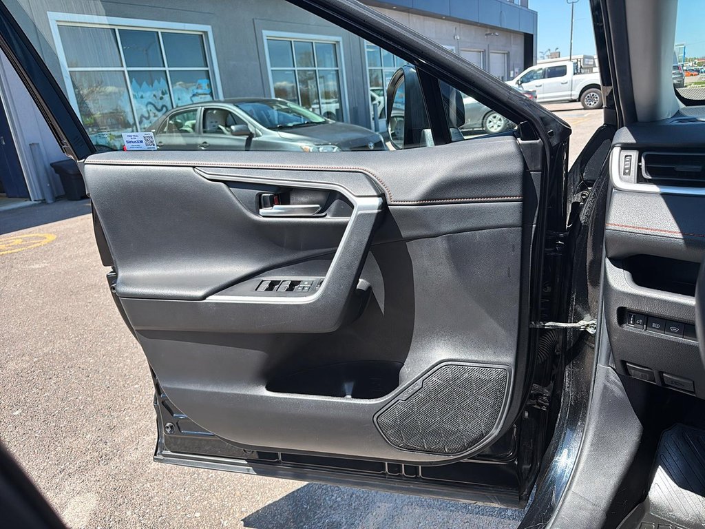 Toyota RAV4  2024 à Jonquière, Québec - 11 - w1024h768px
