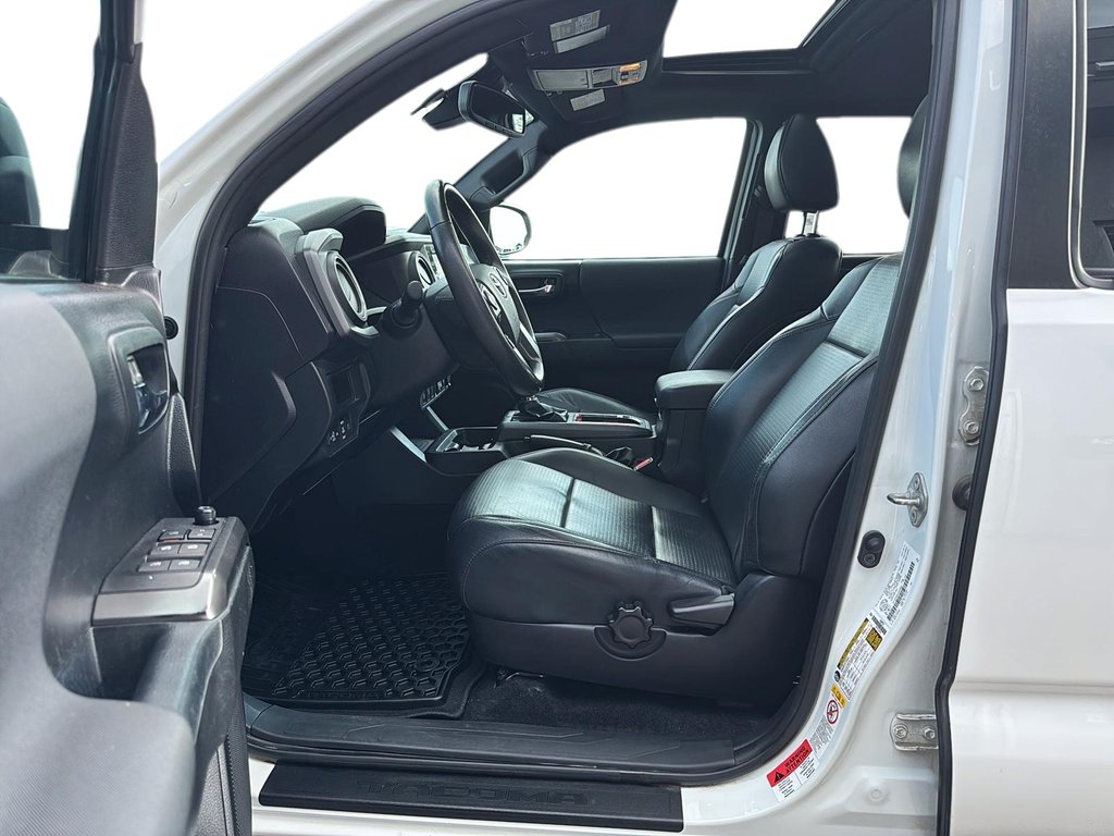 2019 Toyota Tacoma in Sept-Îles, Quebec - 10 - w1024h768px