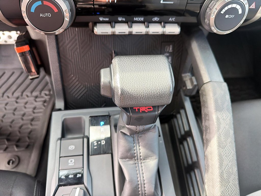 2024 Toyota Tacoma in Chicoutimi, Quebec - 14 - w1024h768px