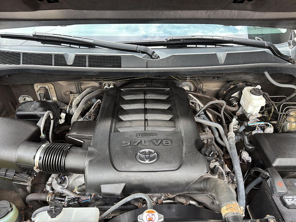 2018 Toyota Tundra in Sept-Îles, Quebec - 8 - w1024h768px