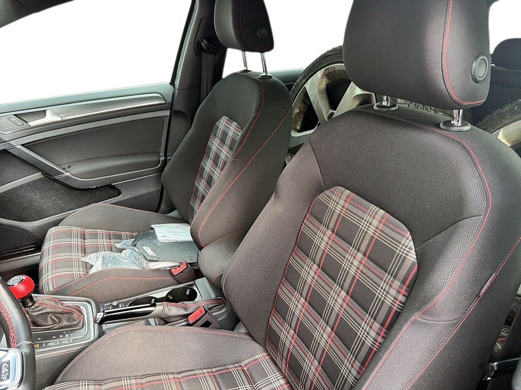 Volkswagen Golf GTI  2019 à Sept-Îles, Québec - 8 - w1024h768px