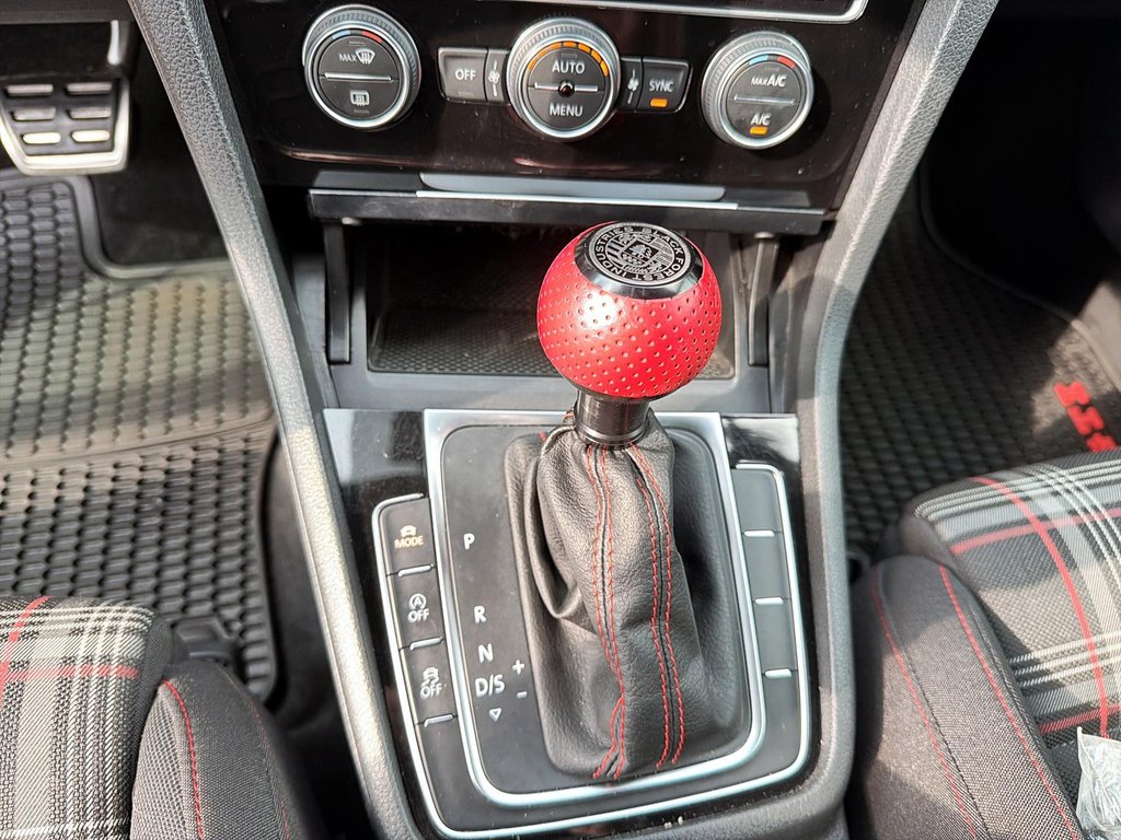 Volkswagen Golf GTI  2019 à Sept-Îles, Québec - 14 - w1024h768px