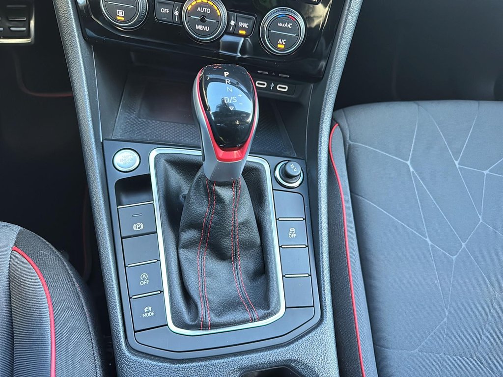 2024 Volkswagen Jetta GLI 40th Anniversary Edition in Chicoutimi, Quebec - 15 - w1024h768px