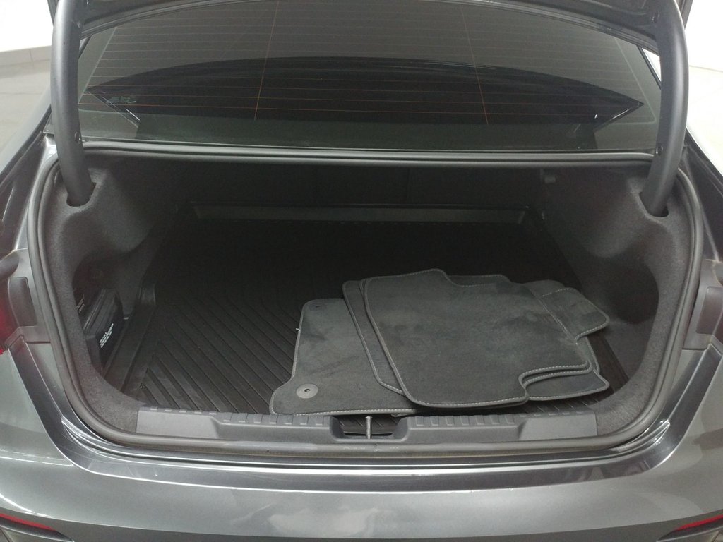 Audi A3 PROGRESSIV S-LINE BLACK PACK TOIT|ANGLE MORT 2023 à Laval, Québec - 8 - w1024h768px