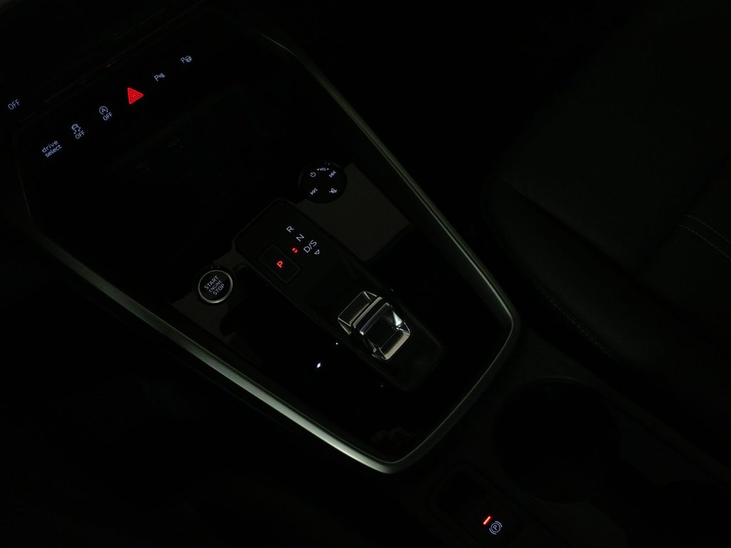 2024 Audi A3 40 KOMFORT QUATTRO VORSPRUNG TOIT |CAMERA|CARPLAY in Laval, Quebec - 16 - w1024h768px