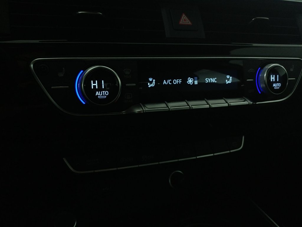 2025 Audi A4 KOMFORT VORSPRUNG QUATTRO TOIT|ANGLE MORT|CARPLAY in Laval, Quebec - 15 - w1024h768px
