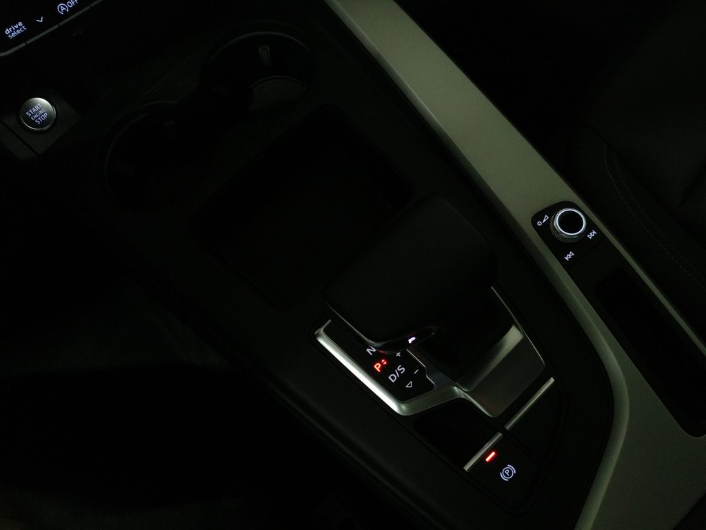 Audi A5 Sportback KOMFORT QUATTRO TOIT PANO | ANGLE MORT | CARPLAY 2023 à Laval, Québec - 16 - w1024h768px