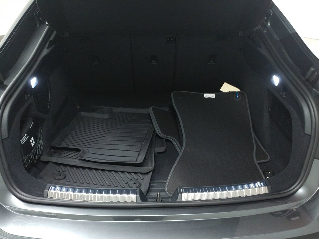 Audi A5 2.0TFSI QUATTRO BLACK PACK|ANGLE MORT|CARPLAY 2025 à Laval, Québec - 8 - w1024h768px