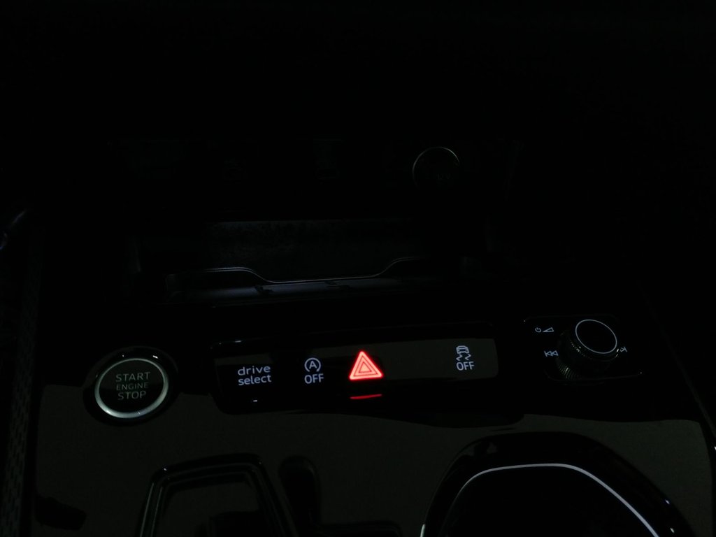 Audi A5 2.0TFSI QUATTRO BLACK PACK|ANGLE MORT|CARPLAY 2025 à Laval, Québec - 13 - w1024h768px