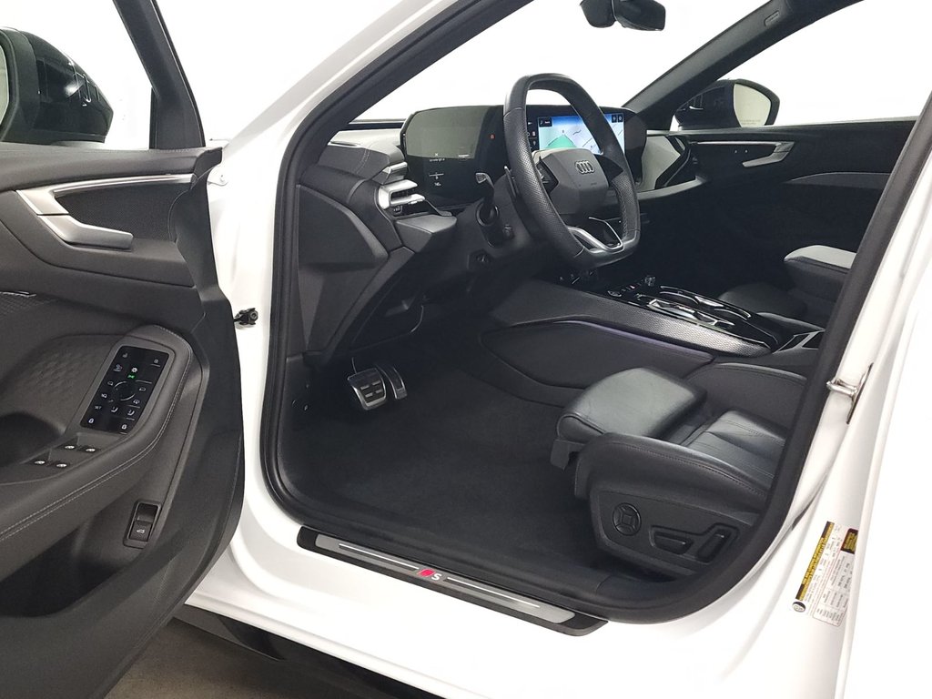 Audi A5 2.0 TFSI S-LINE BLACK PACK|GLASS ROOF|CARPLAY|NAVI 2025 à Laval, Québec - 11 - w1024h768px