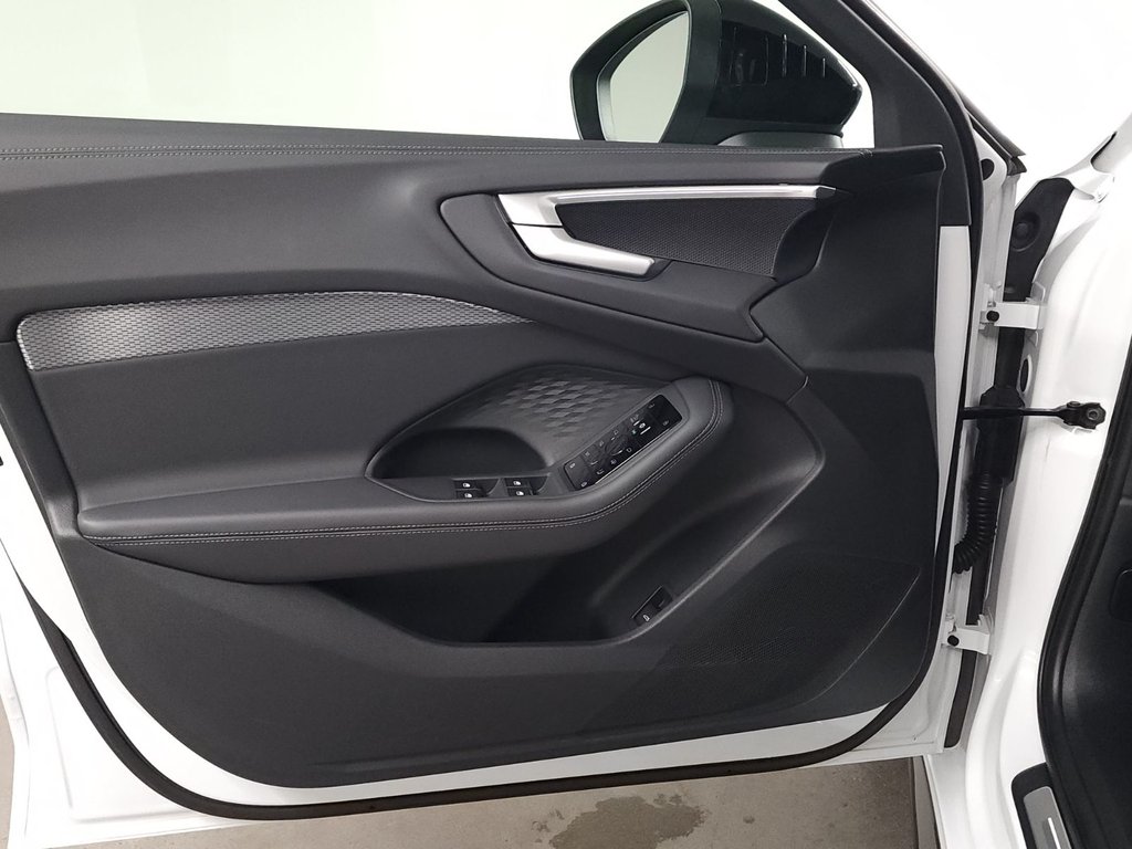 Audi A5 2.0 TFSI S-LINE BLACK PACK|GLASS ROOF|CARPLAY|NAVI 2025 à Laval, Québec - 12 - w1024h768px
