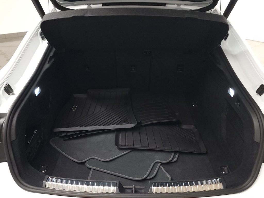 Audi A5 2.0 TFSI S-LINE BLACK PACK|GLASS ROOF|CARPLAY|NAVI 2025 à Laval, Québec - 8 - w1024h768px