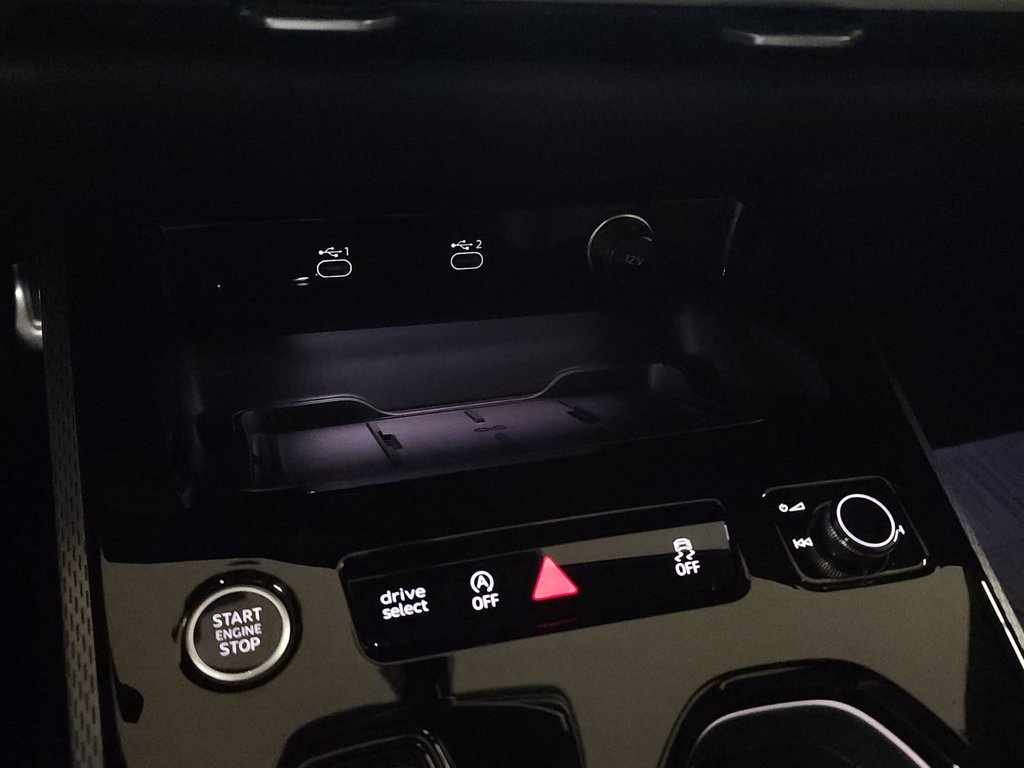 Audi A5 2.0 TFSI S-LINE BLACK PACK|GLASS ROOF|CARPLAY|NAVI 2025 à Laval, Québec - 15 - w1024h768px