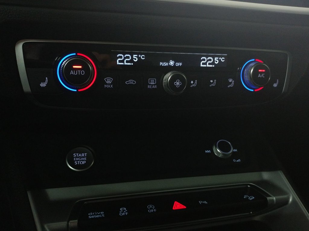 2019 Audi Q3 KOMFORT QUATTRO GR COMMODITÉS TOIT|CARPLAY|CAMERA in Laval, Quebec - 15 - w1024h768px