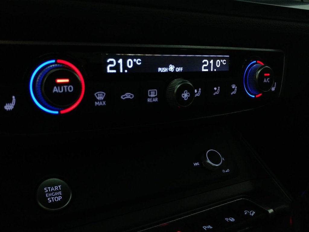 2019 Audi Q3 TECHNIK S-LINE TOIT|ADV DRIVER ASSIST|CARPLAY in Laval, Quebec - 15 - w1024h768px