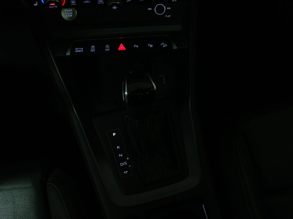2019 Audi Q3 TECHNIK S-LINE TOIT|ADV DRIVER ASSIST|CARPLAY in Laval, Quebec - 16 - w1024h768px