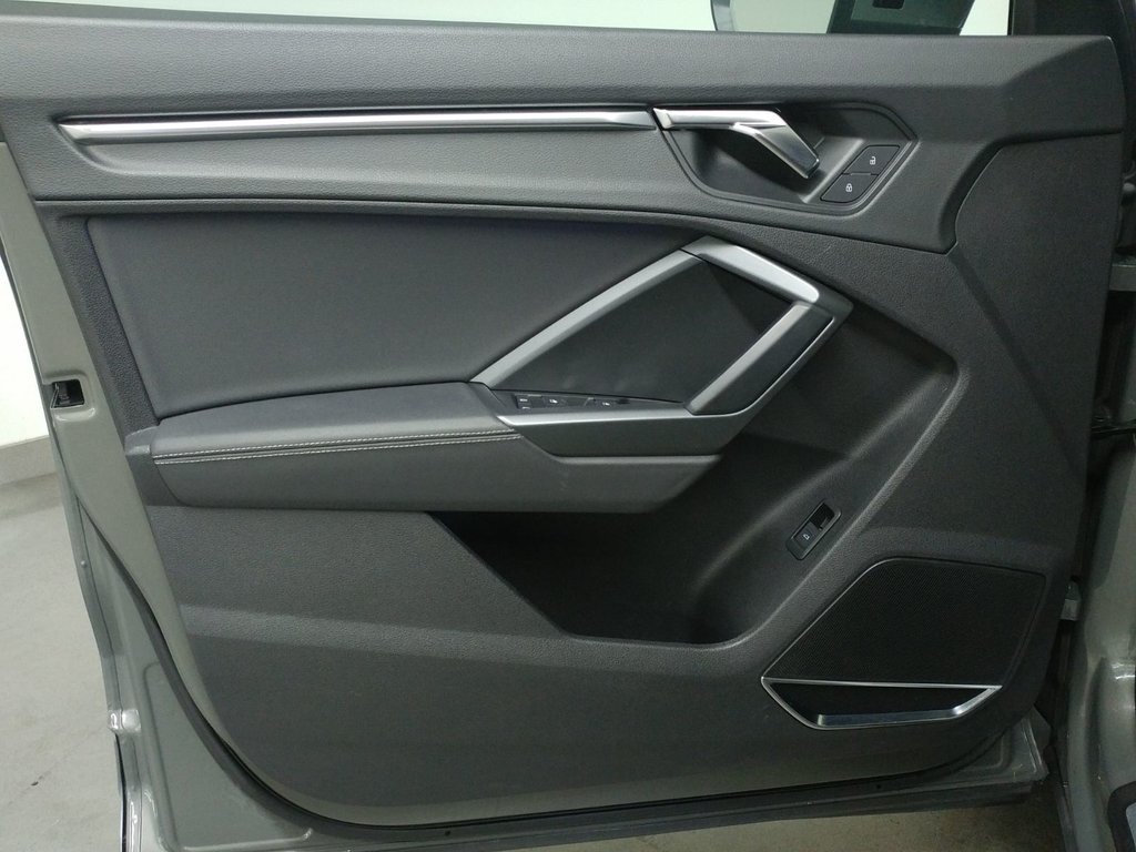 2019 Audi Q3 TECHNIK S-LINE TOIT|ADV DRIVER ASSIST|CARPLAY in Laval, Quebec - 12 - w1024h768px