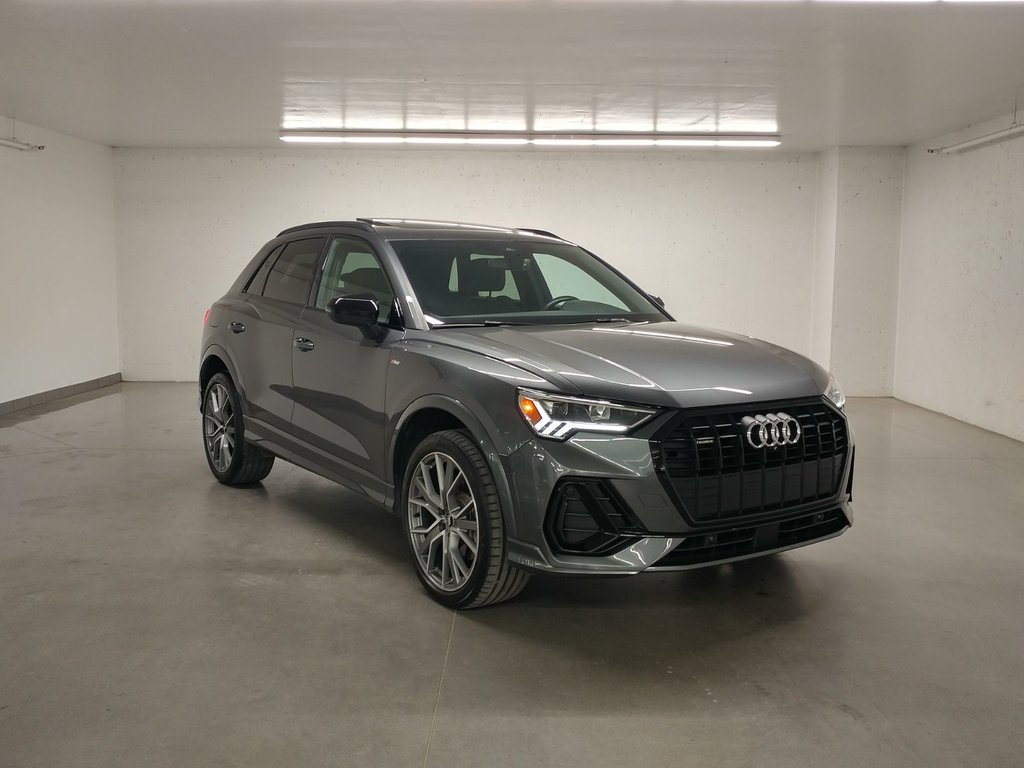 Q3 TECHNIK S-LINE BLACK PACK TOIT PANO | CARPLAY |NAV 2021 à Laval, Québec - 1 - w1024h768px