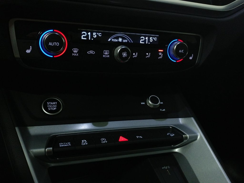 2021 Audi Q3 45 KOMFORT QUATTRO GR COMMODITÉS TOIT | CARPLAY in Laval, Quebec - 15 - w1024h768px