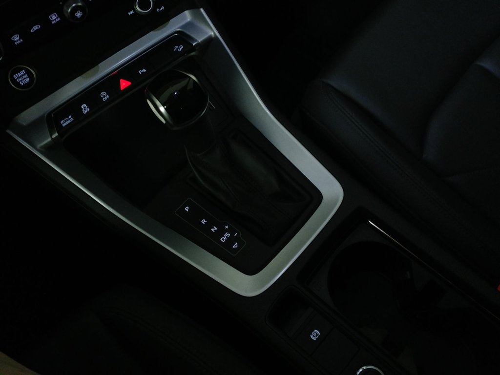 2021 Audi Q3 45 KOMFORT QUATTRO GR COMMODITÉS TOIT | CARPLAY in Laval, Quebec - 16 - w1024h768px