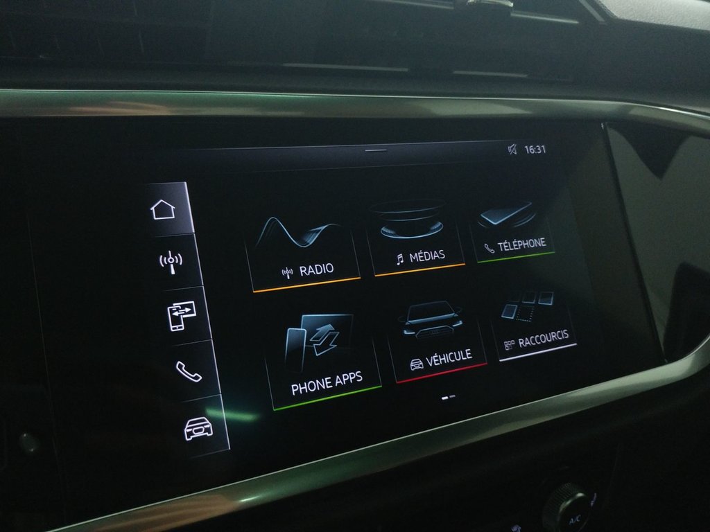 2021 Audi Q3 45 TFSI PROGRESSIV QUATTRO TOIT|ANGLE MORT|CARPLAY in Laval, Quebec - 14 - w1024h768px