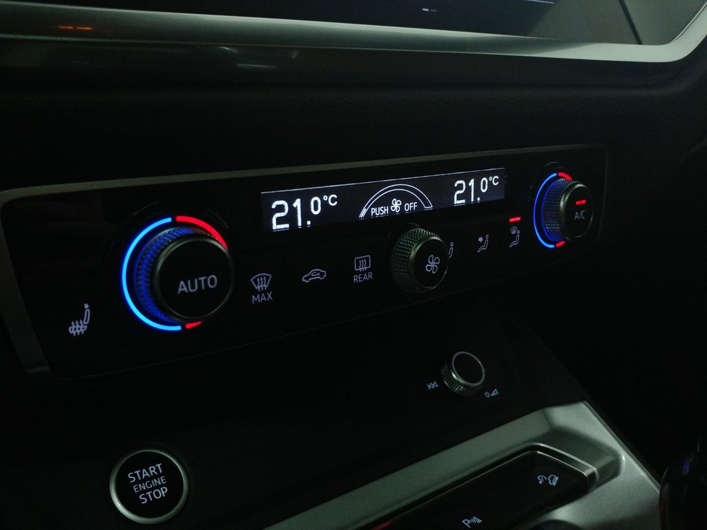 2021 Audi Q3 45 TFSI PROGRESSIV QUATTRO TOIT|ANGLE MORT|CARPLAY in Laval, Quebec - 15 - w1024h768px