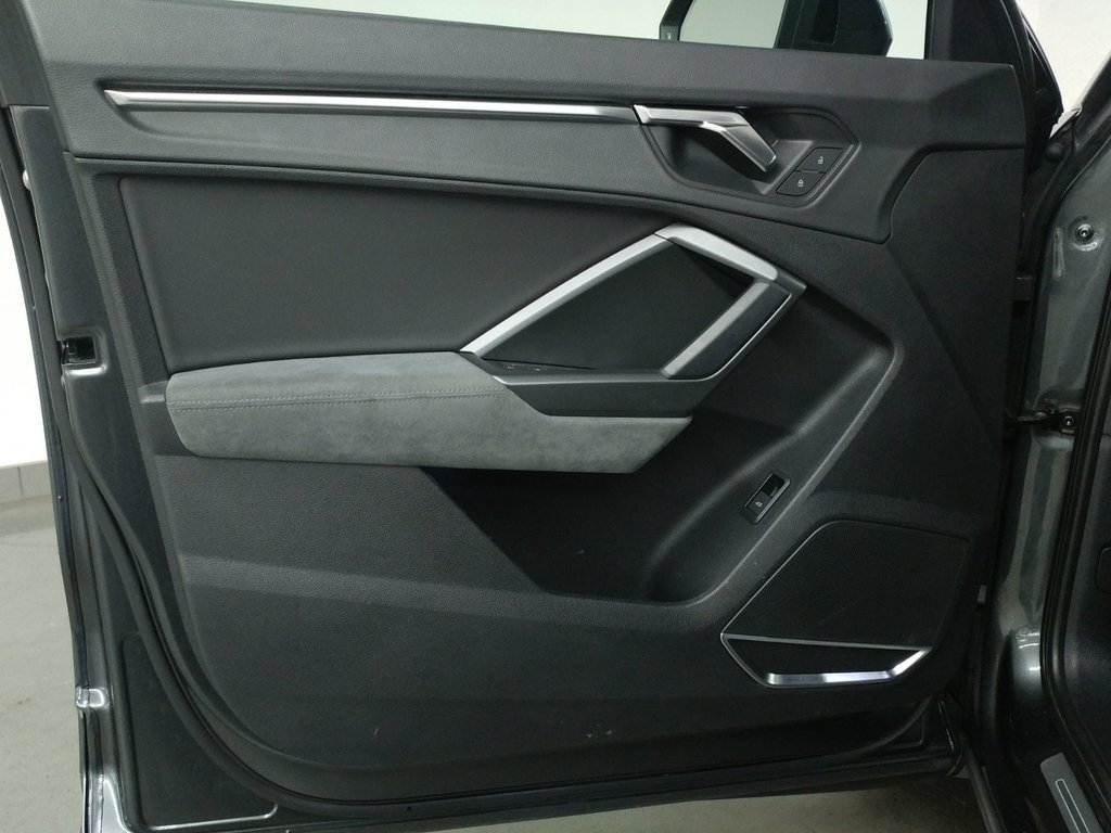 Audi Q3 TECHNIK S-LINE ADV DRIVER ASSIST|TOIT|B&O|CARPLAY 2021 à Laval, Québec - 12 - w1024h768px
