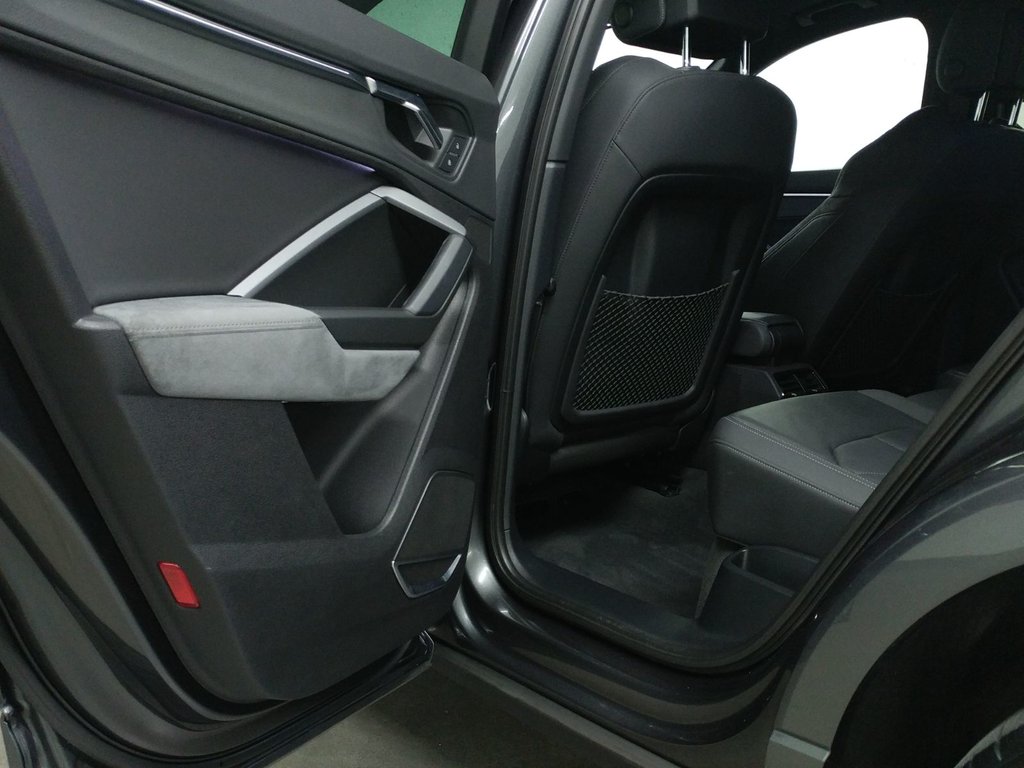 Audi Q3 TECHNIK S-LINE ADV DRIVER ASSIST|TOIT|B&O|CARPLAY 2021 à Laval, Québec - 9 - w1024h768px