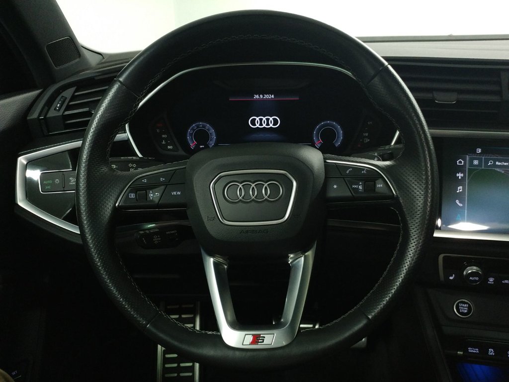 2022  Q3 TECHNIK S-LINE BLACK OPTIC | ADV DRIVER ASSIST in Laval, Quebec - 17 - w1024h768px