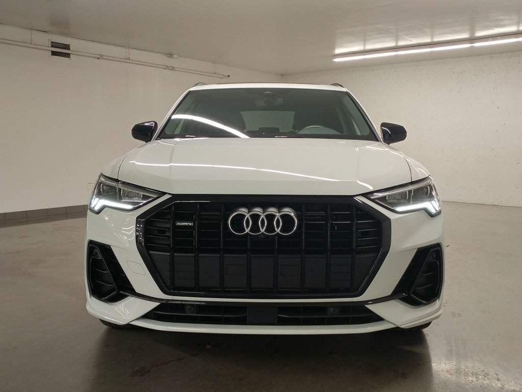 2022  Q3 TECHNIK S-LINE BLACK OPTIC | ADV DRIVER ASSIST in Laval, Quebec - 2 - w1024h768px