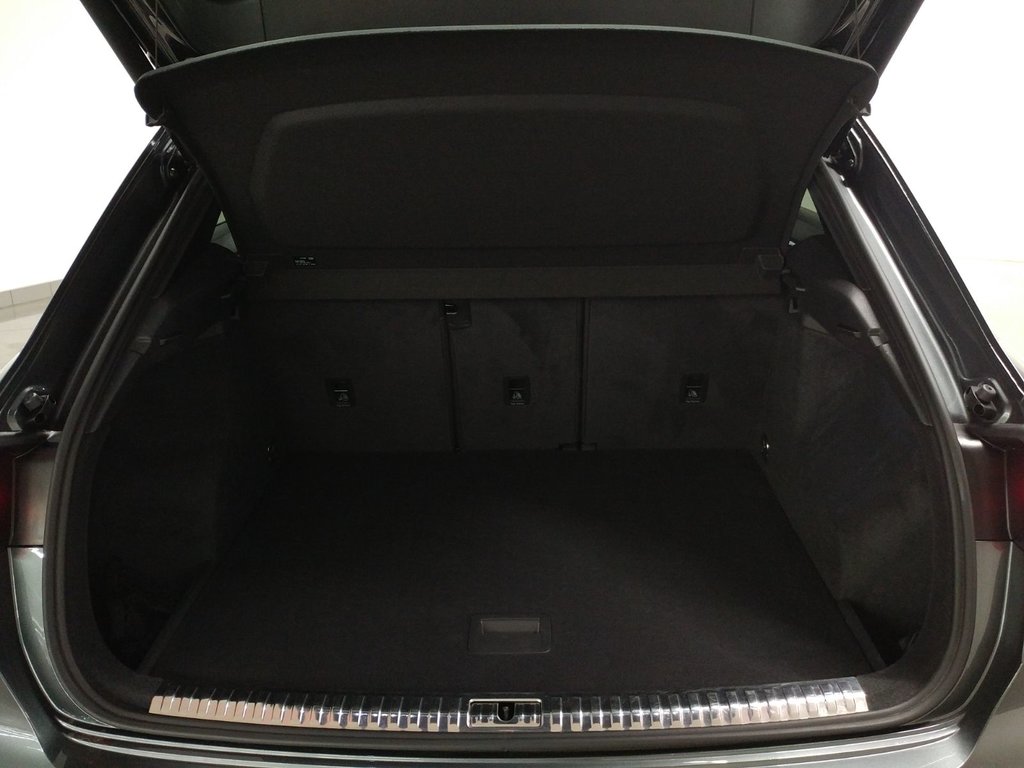 2022 Audi Q3 TECHNIK S-LINE BLACK PACK | TOIT | CARPLAY | SONOS in Laval, Quebec - 8 - w1024h768px
