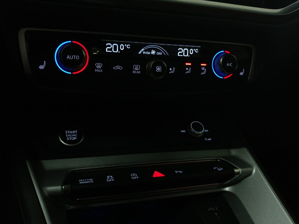 2022 Audi Q3 PROGRESSIV QUATTRO TOIT|ANGLE MORT|CRAPLAY|CAMERA in Laval, Quebec - 15 - w1024h768px
