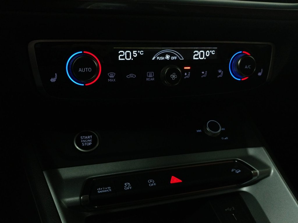 2022 Audi Q3 45 KOMFORT QUATTRO TOIT PANO|CARPLAY|CAMERA in Laval, Quebec - 15 - w1024h768px