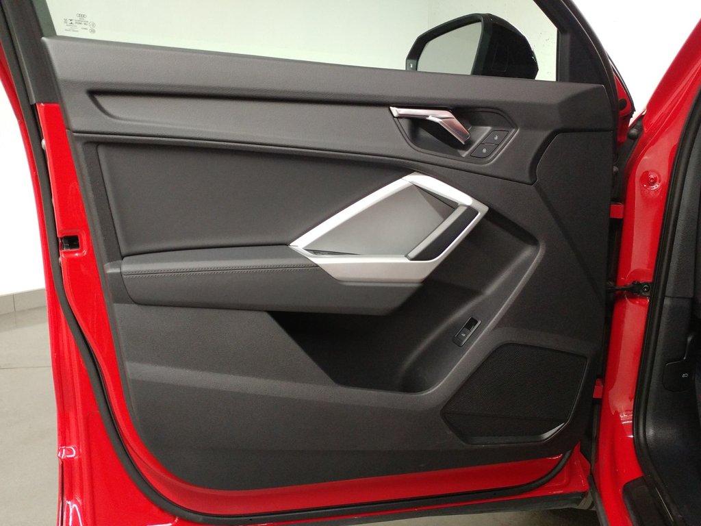 2022 Audi Q3 KOMFORT QUATTRO VORSPRUNG TOIT|ANGLE MORT|CARPLAY in Laval, Quebec - 11 - w1024h768px