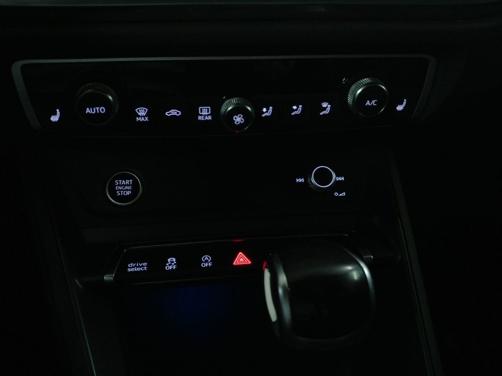 2023 Audi Q3 45 PROGRESSIV S-LINE BLACK OPTIC TOIT|CARPLAY in Laval, Quebec - 15 - w1024h768px