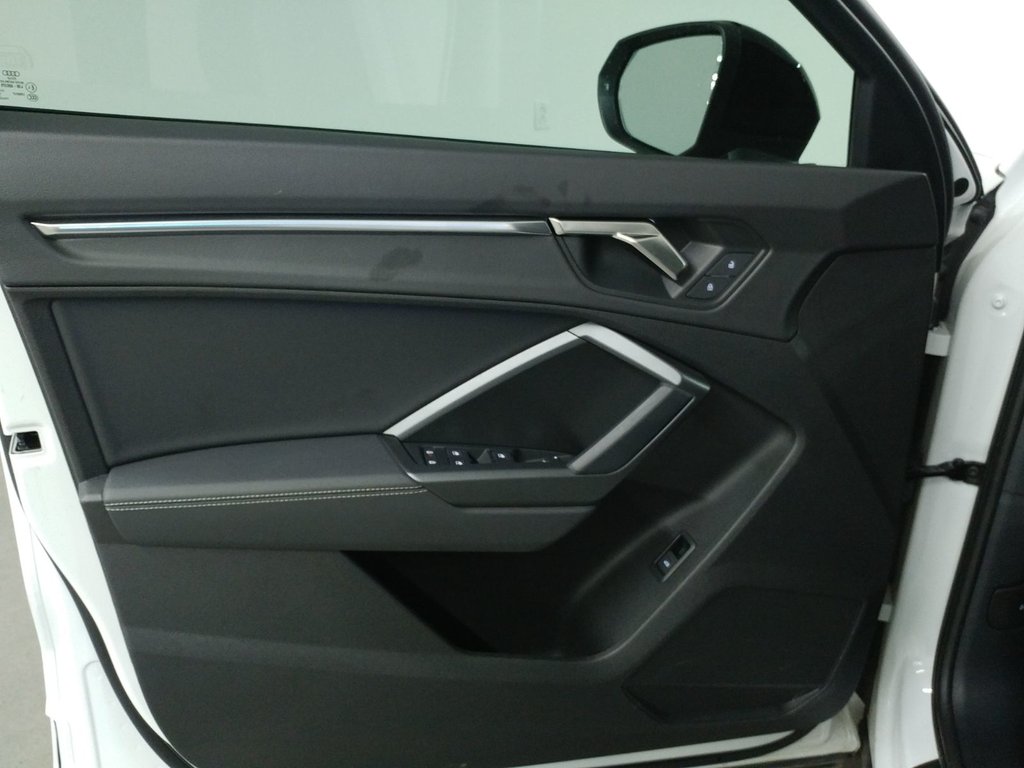 2023 Audi Q3 45 PROGRESSIV S-LINE BLACK OPTIC TOIT|CARPLAY in Laval, Quebec - 12 - w1024h768px