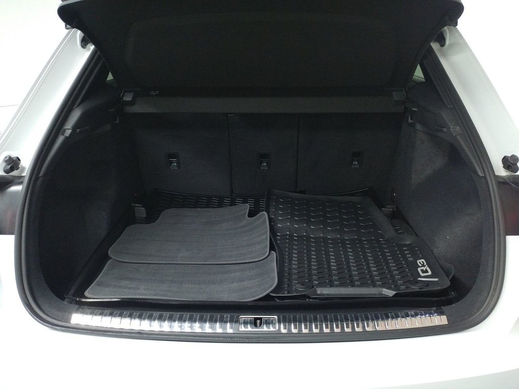 2023 Audi Q3 45 PROGRESSIV S-LINE BLACK OPTIC TOIT|CARPLAY in Laval, Quebec - 8 - w1024h768px