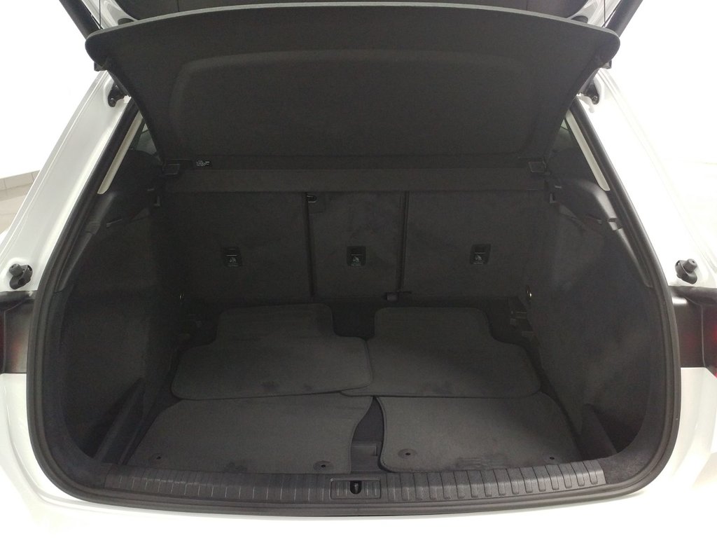 Audi Q3 KOMFORT QUATTRO TOIT | CAMERA | CARPLAY 2024 à Laval, Québec - 8 - w1024h768px