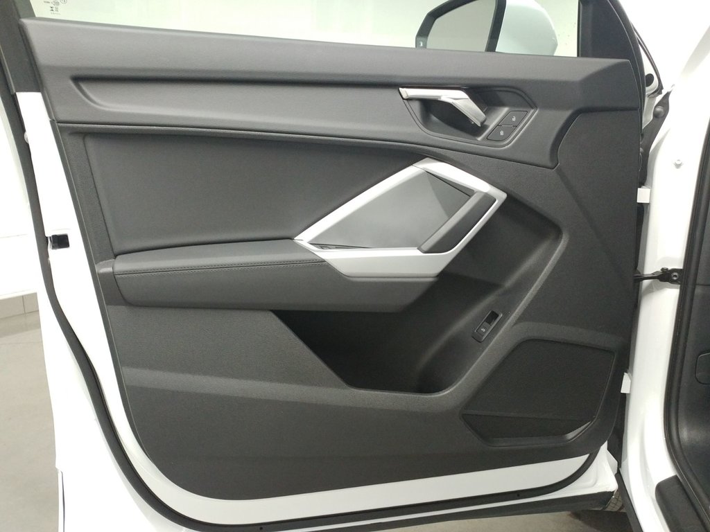 Audi Q3 KOMFORT QUATTRO TOIT | CAMERA | CARPLAY 2024 à Laval, Québec - 11 - w1024h768px