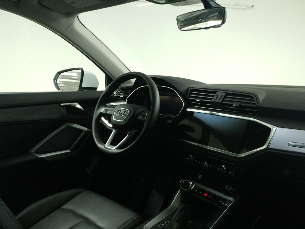 Audi Q3 KOMFORT QUATTRO TOIT | CAMERA | CARPLAY 2024 à Laval, Québec - 7 - w1024h768px