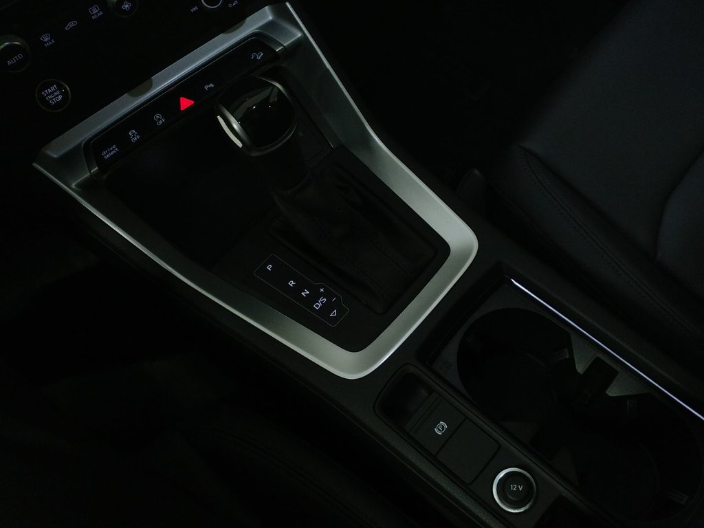Audi Q3 KOMFORT QUATTRO TOIT | CAMERA | CARPLAY 2024 à Laval, Québec - 16 - w1024h768px