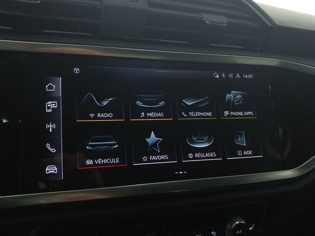 2024 Audi Q3 45 KOMFORT QUATTRO TOIT | CARPLAY | CAMERA in Laval, Quebec - 14 - w1024h768px