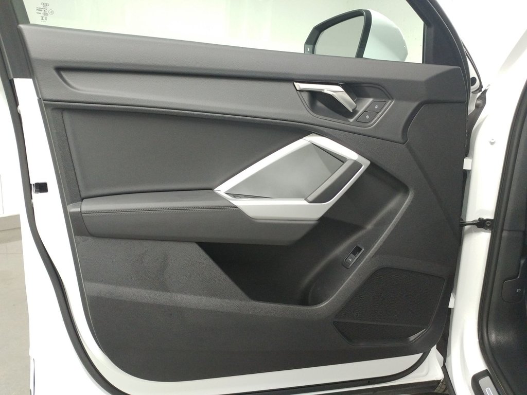 2024 Audi Q3 45 KOMFORT QUATTRO TOIT | CARPLAY | CAMERA in Laval, Quebec - 11 - w1024h768px