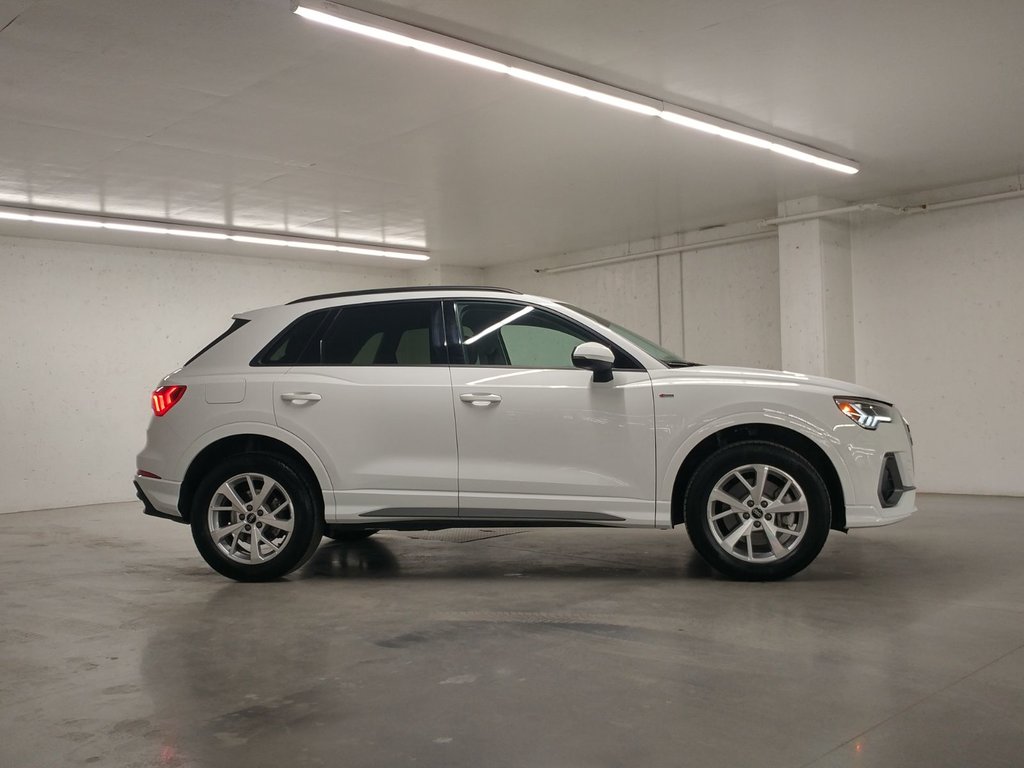 2024 Audi Q3 45 KOMFORT QUATTRO TOIT | CARPLAY | CAMERA in Laval, Quebec - 3 - w1024h768px