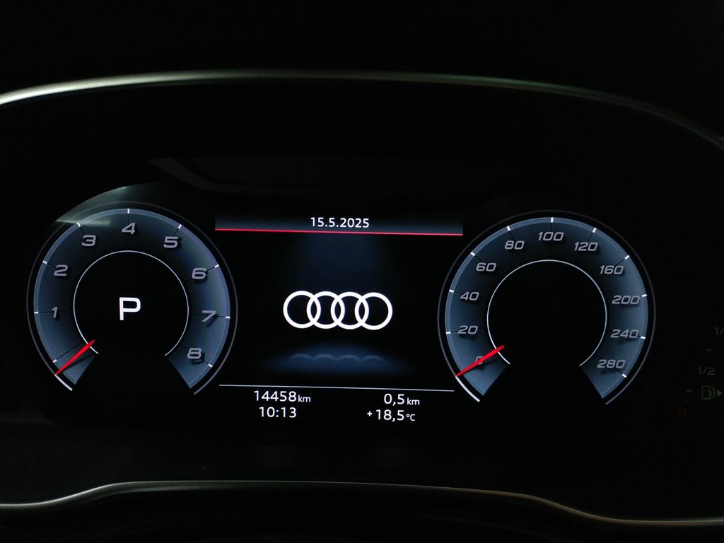 Audi Q3 TECHNIK S-LINE BLACK OPTIC | TOIT | NAVI | CARPLAY 2024 à Laval, Québec - 13 - w1024h768px