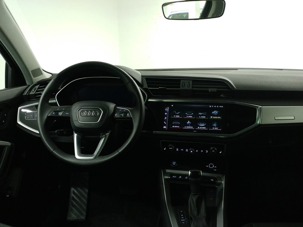 Audi Q3 45 KOMFORT QUATTRO TOIT | CAMERA | CARPLAY 2024 à Laval, Québec - 10 - w1024h768px