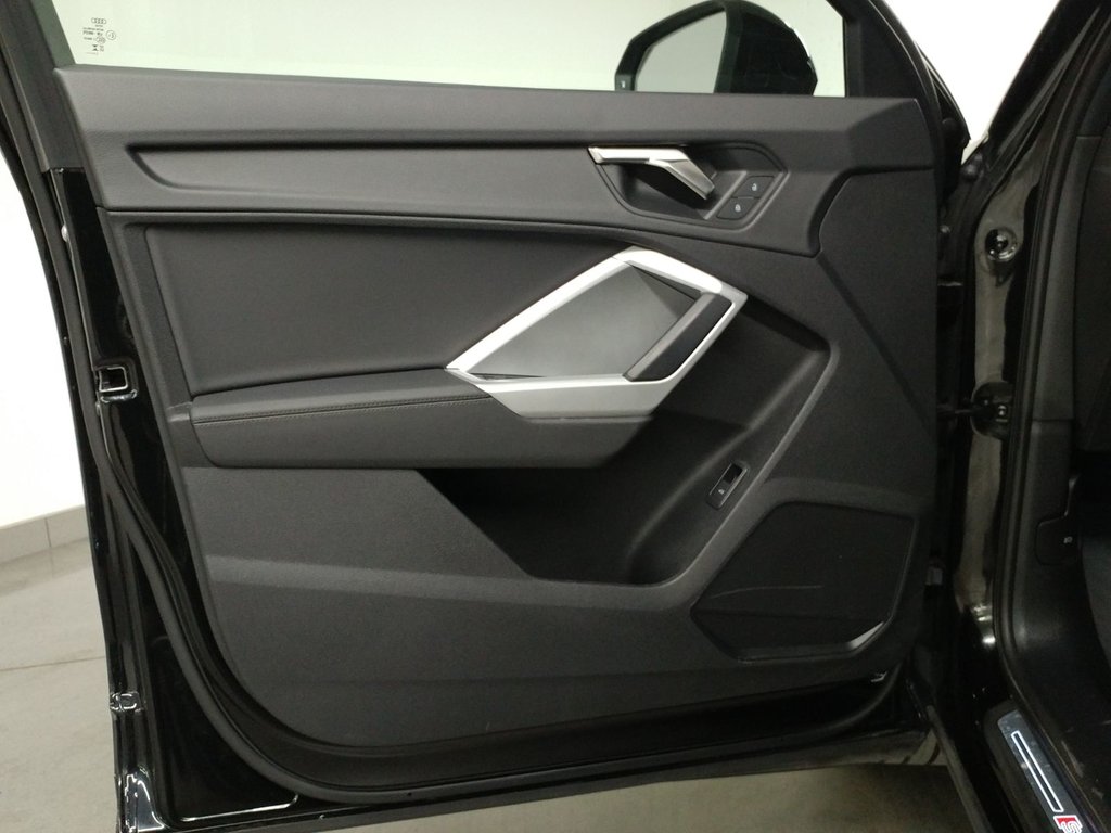 2024 Audi Q3 45 KOMFORT QUATTRO VORSPRUNG TOIT PANO|ANGLE MORT in Laval, Quebec - 11 - w1024h768px