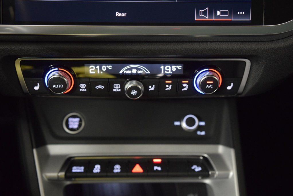 2024 Audi Q3 45 KOMFORT QUATTRO TOIT PANO|CARPLAY|CAMERA in Laval, Quebec - 22 - w1024h768px