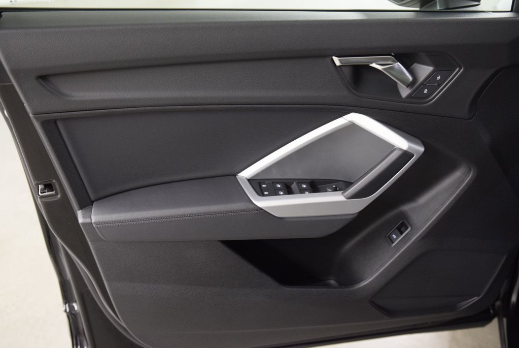 2024 Audi Q3 45 KOMFORT QUATTRO TOIT PANO|CARPLAY|CAMERA in Laval, Quebec - 11 - w1024h768px