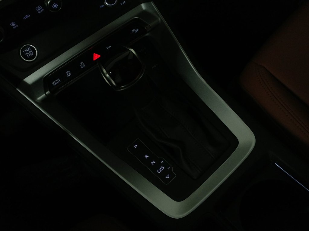 2025 Audi Q3 45 KOMFORT QUATTRO TOIT PANO|VOLANT CHAUFFANT in Laval, Quebec - 16 - w1024h768px